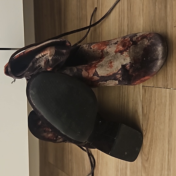 Suede floral booties - Picture 3 of 3